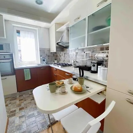 Apartment Manzoni Ring, Un Giro A *