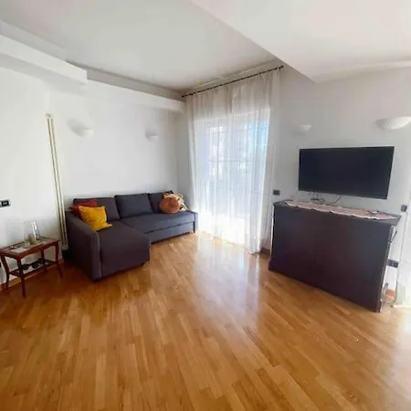 Apartment Manzoni Ring, Un Giro A *