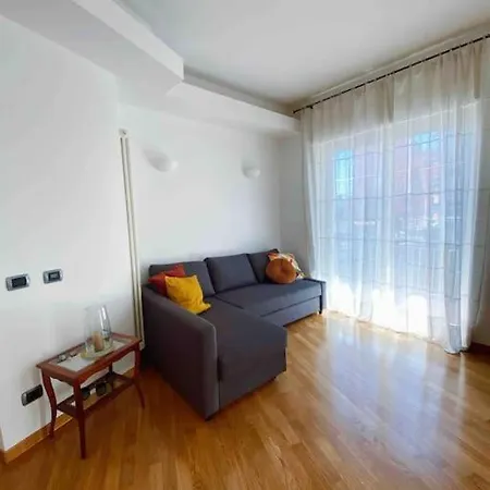 Apartment Manzoni Ring, Un Giro A *
